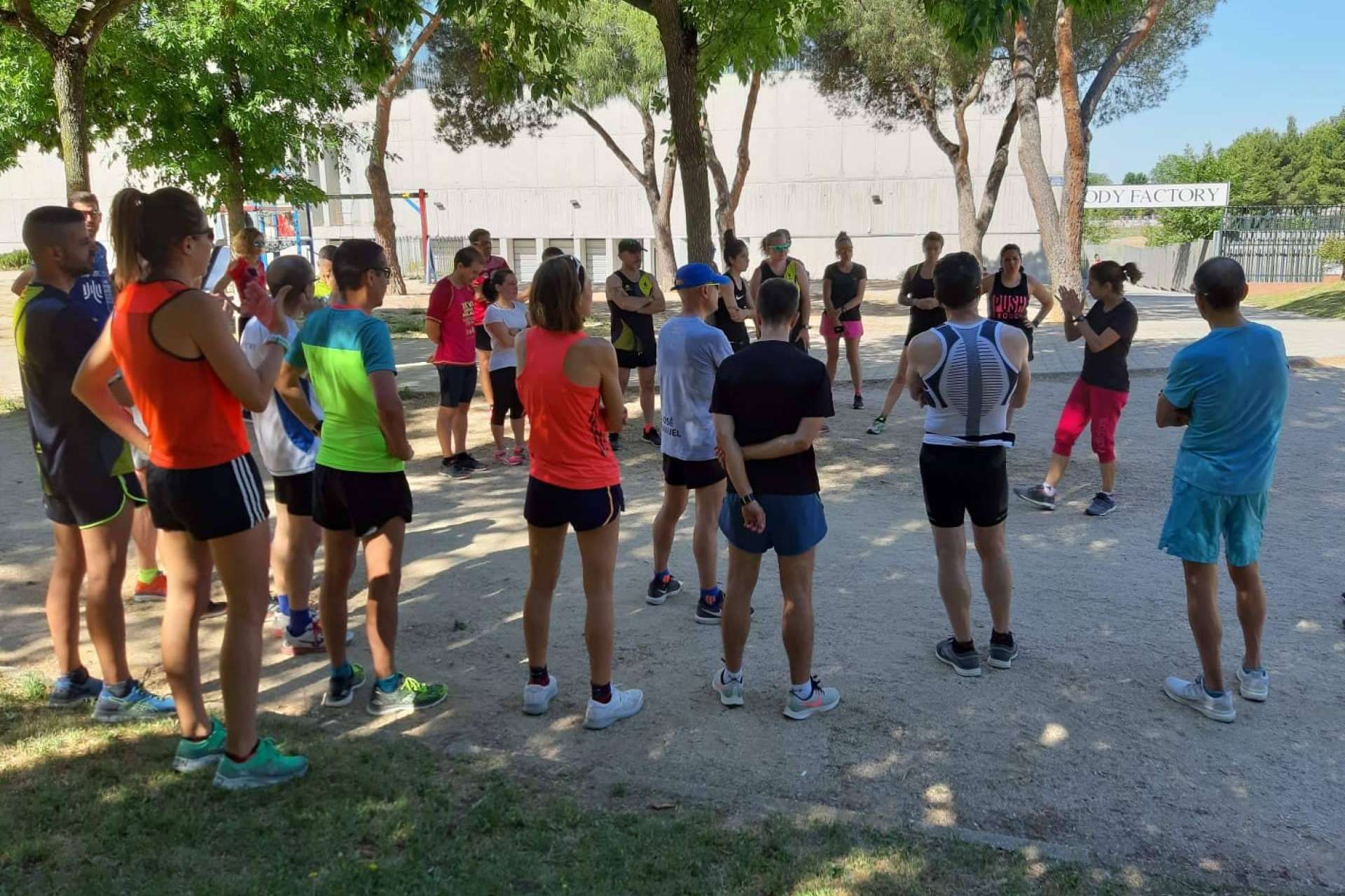 Ponerse en forma junto a corredores expertos de manera presencial o online, por la escuela Desafío Running Móstoles